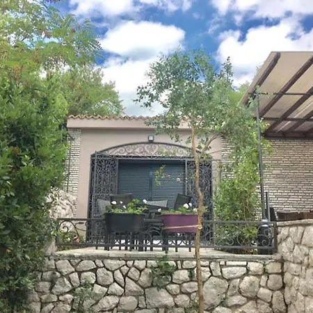 Goldy Villa